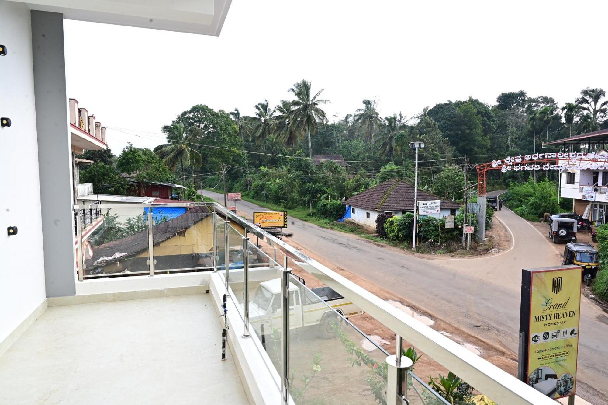 Grand Misty Heaven Villa Madikeri Bagian luar foto