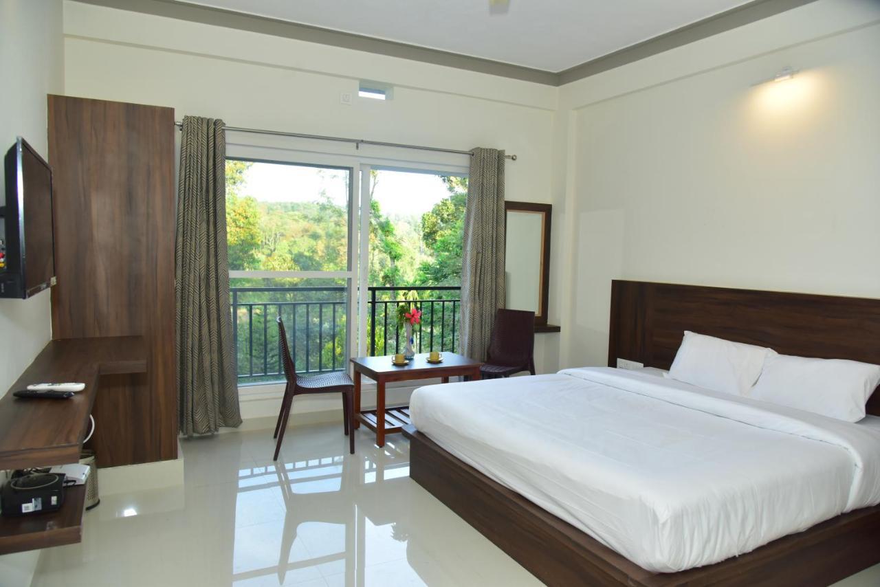 Grand Misty Heaven Villa Madikeri Bagian luar foto
