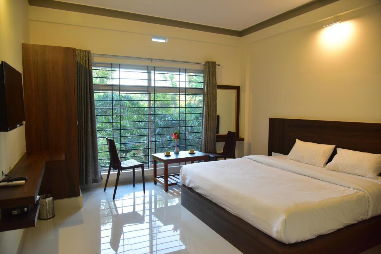 Grand Misty Heaven Villa Madikeri Bagian luar foto
